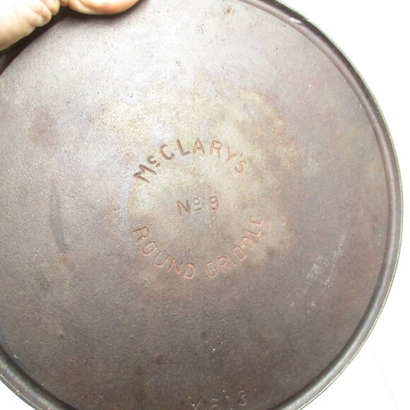 Vintage McClary’s #9 Cast Iron Round Griddle Skillet it measures11 Inches in Dia - Picture 7 of 8